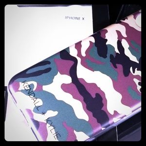 🔮SALE 3/$55🔮 🖤Kendall+Kylie Camo iPhoneX Case🖤